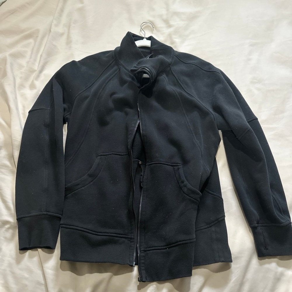 Lululemon Athletica Black Sweatshirt with Ribbed Cuffs